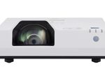 Panasonic PT-TMW380 Kurzdistanz Laser LCD Beamer 3800 Lumen