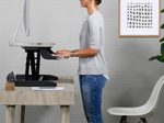 Ergotron WorkFit-Z mini Steh-Sitz Arbeitsplatz mit 31,8 cm Höhenverstellung