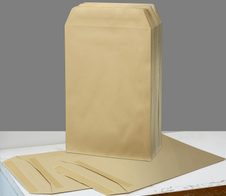 MAILmedia Versandtaschen DIN C4 braun