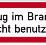 SafetyMarking® Brandschutzaufkleber Aufzug im Brandfall nicht benutzen 14.8 cm x 5.2 cm