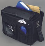 LIGHTPAK Umhängetasche THE FLIGHT schwarz bis 43,2 cm (17 Zoll)