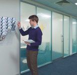 DURABLE FLEXIBOXX Wandprospekthalter DIN A4 hoch 6-Fach  transparent