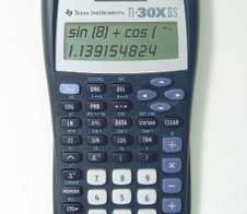 TEXAS INSTRUMENTS Wissenschaftlicher Taschenrechner TI-30 X II S schwarz/silber