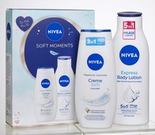 NIVEA SOFT MOMENTS Geschenkset 1 Bodylotion (400ml), 1 Pflegedusche (250ml)