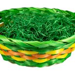 Osterkörbchen mit Ostergras, bunt