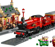 LEGO® Harry Potter 76423 Hogwarts Express & der Bahnhof von Hogsmeade