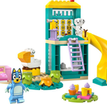 LEGO® Bluey und Chloe auf dem Spielplatz