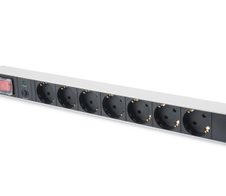 Digitus Steckdosenleiste mit Aluminiumprofil und Überlastschutz, 7-fach Schutzkontaktsteckdose, 2 m Zuleitung Schutzkontaktstecker